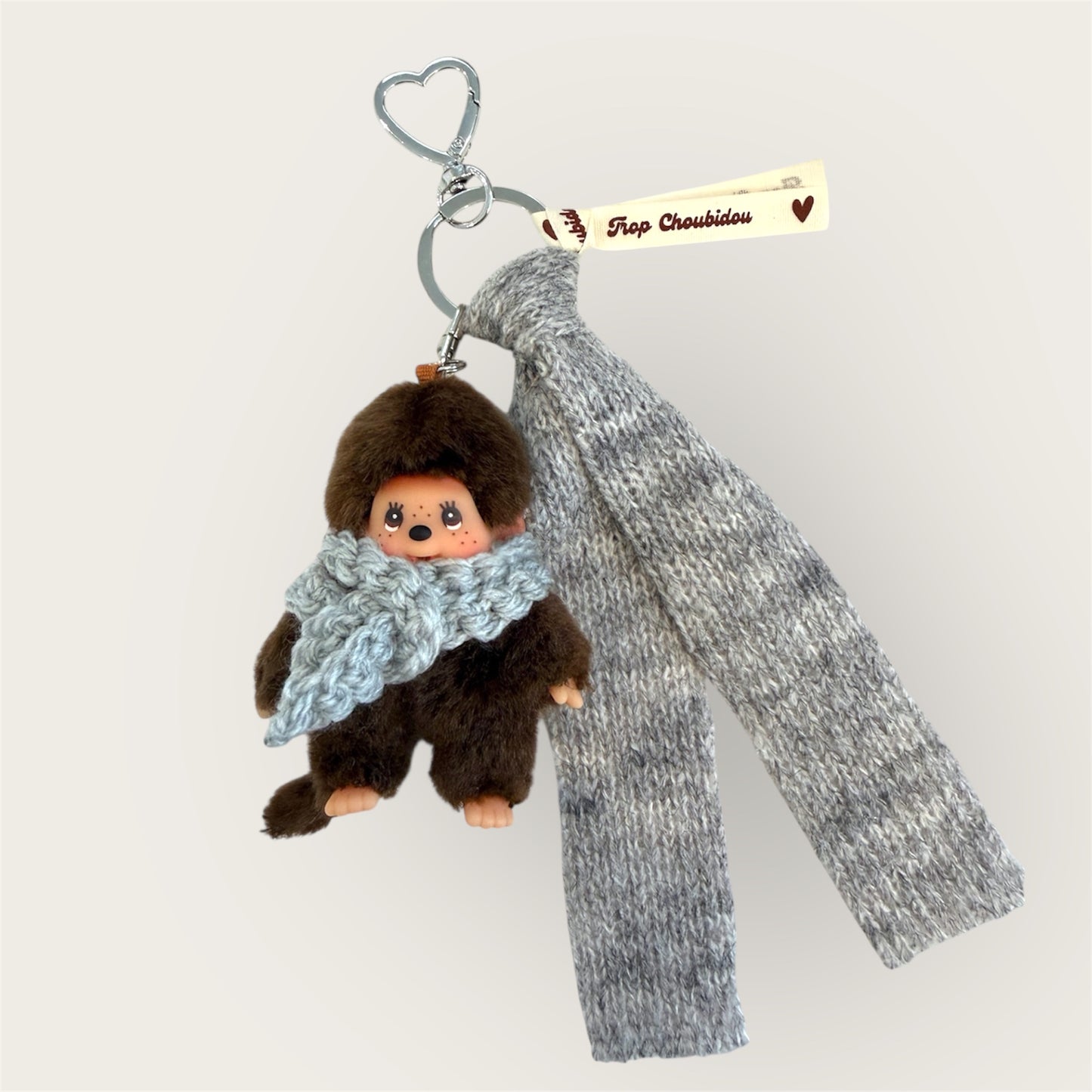 Grigri Monchhichi / Kiki – Écharpe crochet grise & tissu gris chiné | Édition Hiver Trop Choubidou