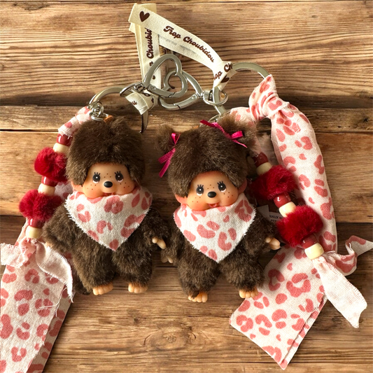 Grigri Monchhichi / Kiki – Gaze de coton léopard rose | Édition Trop Choubidou