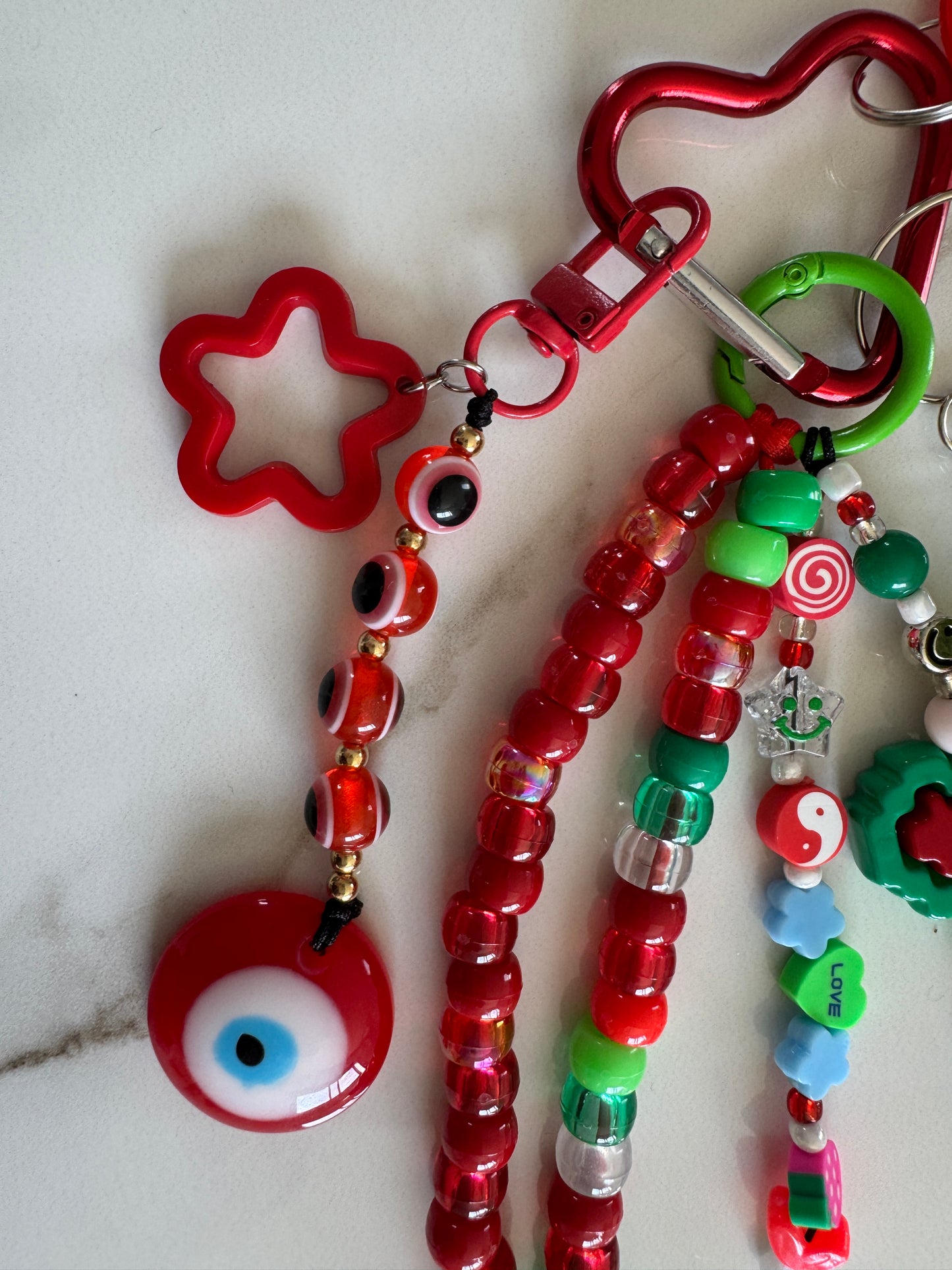 Grigri Fraise Lucky Pop – Porte-bonheur fait main –  Édition Trop Choubidou