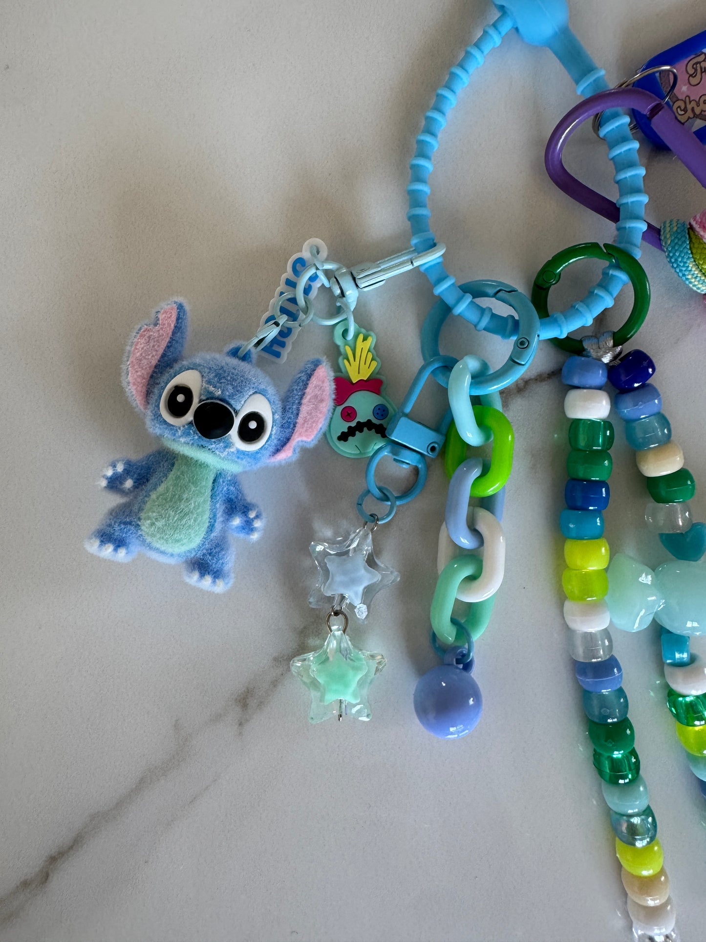Grigri Stitch Bleu – Édition Trop Choubidou