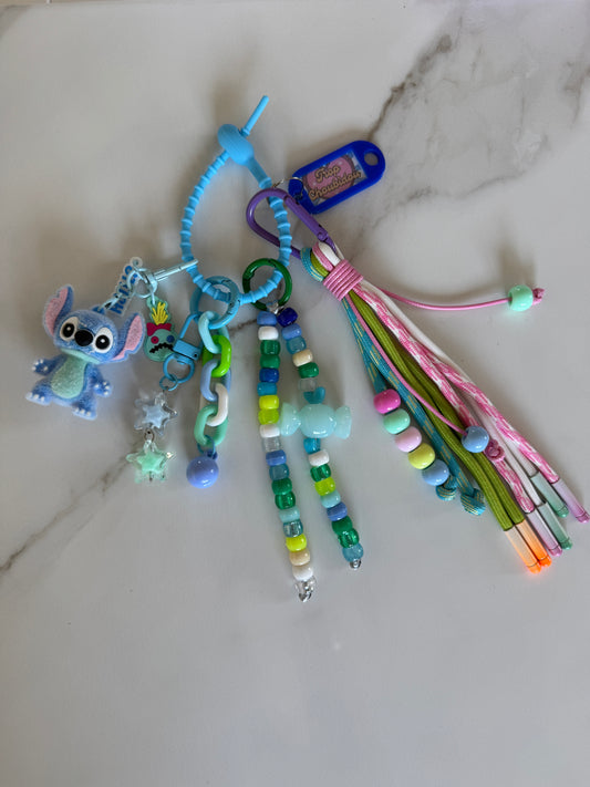 Grigri Stitch Bleu – Édition Trop Choubidou