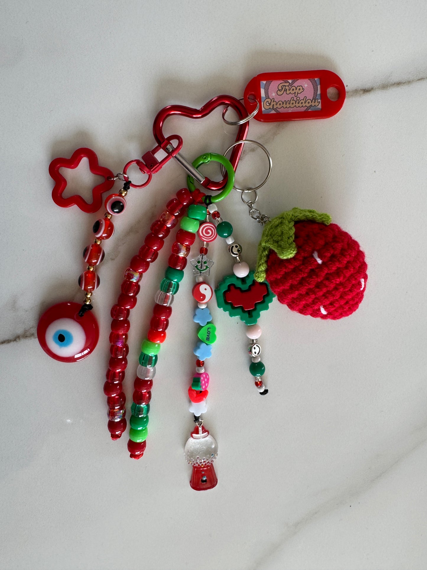 Grigri Fraise Lucky Pop – Porte-bonheur fait main –  Édition Trop Choubidou