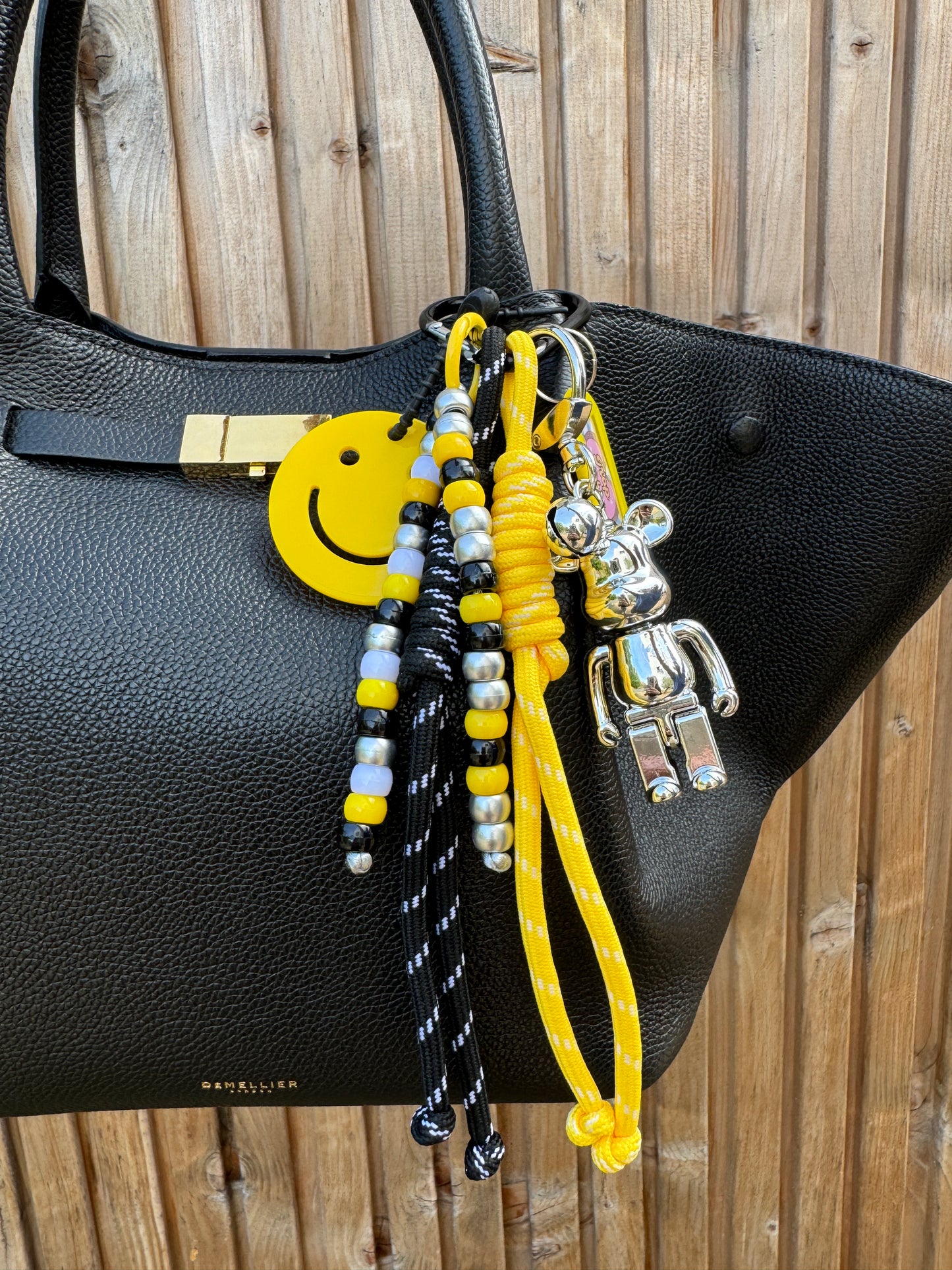 Grigri Urban Pop Smiley & Ours Chromé – Bijou de Sac Fait Main | Édition Trop Choubidou