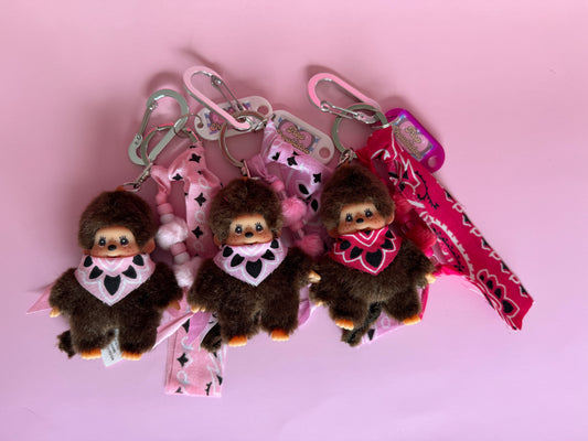 Grigri Monchhichi / Kiki – Bandana rose | Édition Trop Choubidou