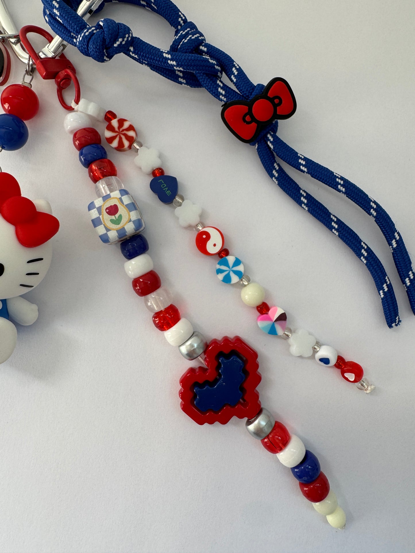 Porte-clés Hello Kitty – Édition Trop Choubidou