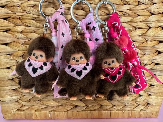 Grigri Monchhichi / Kiki – Bandana rose | Édition Trop Choubidou